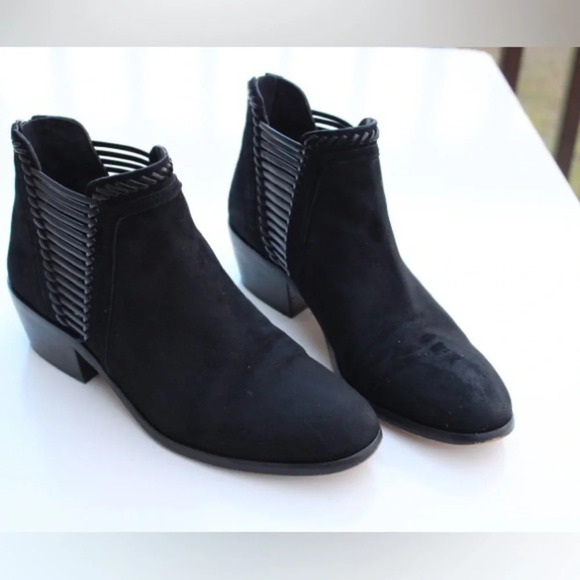 Vince Camuto ankle boots - Picture 3 of 11